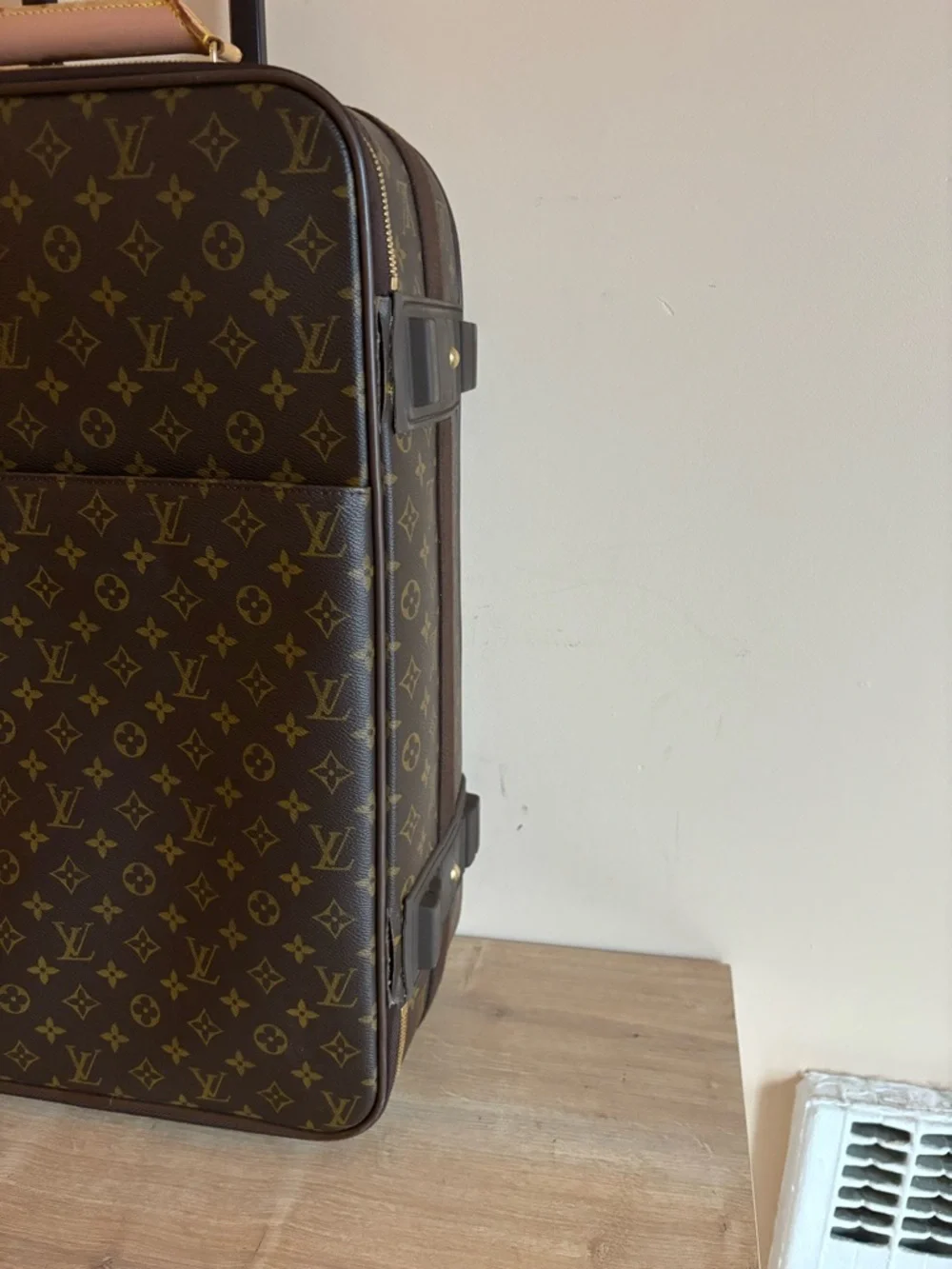 Authentic Louis Vuitton pegase 55 monogram carry on suitcase - Picture 3 of 8